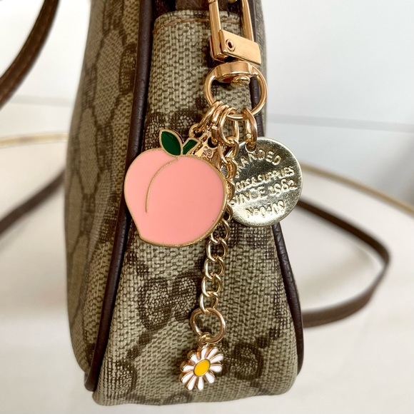 ๐ Peach Bag Charm | Key Chain - Picture 2 of 3